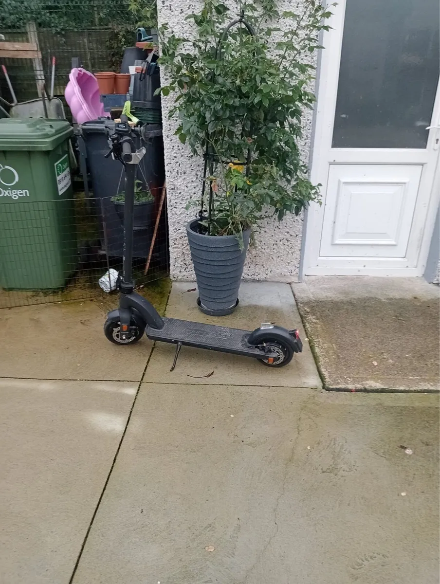 Carrera Electric Scooter - Image 2