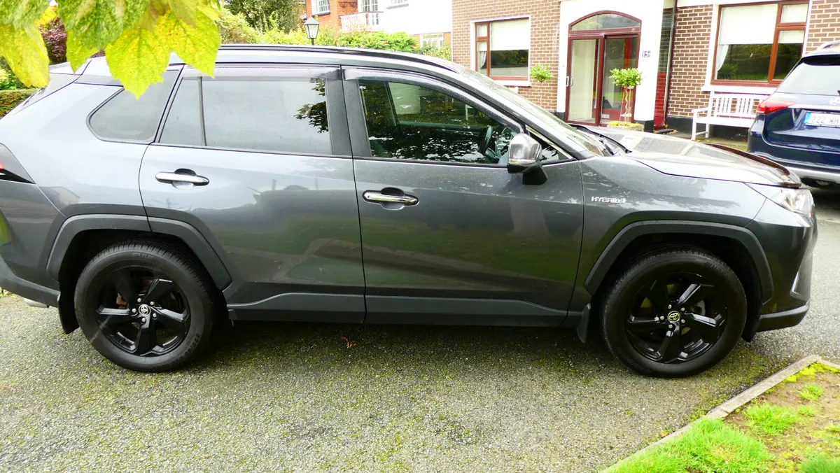 Toyota RAV4 2020 - Image 2
