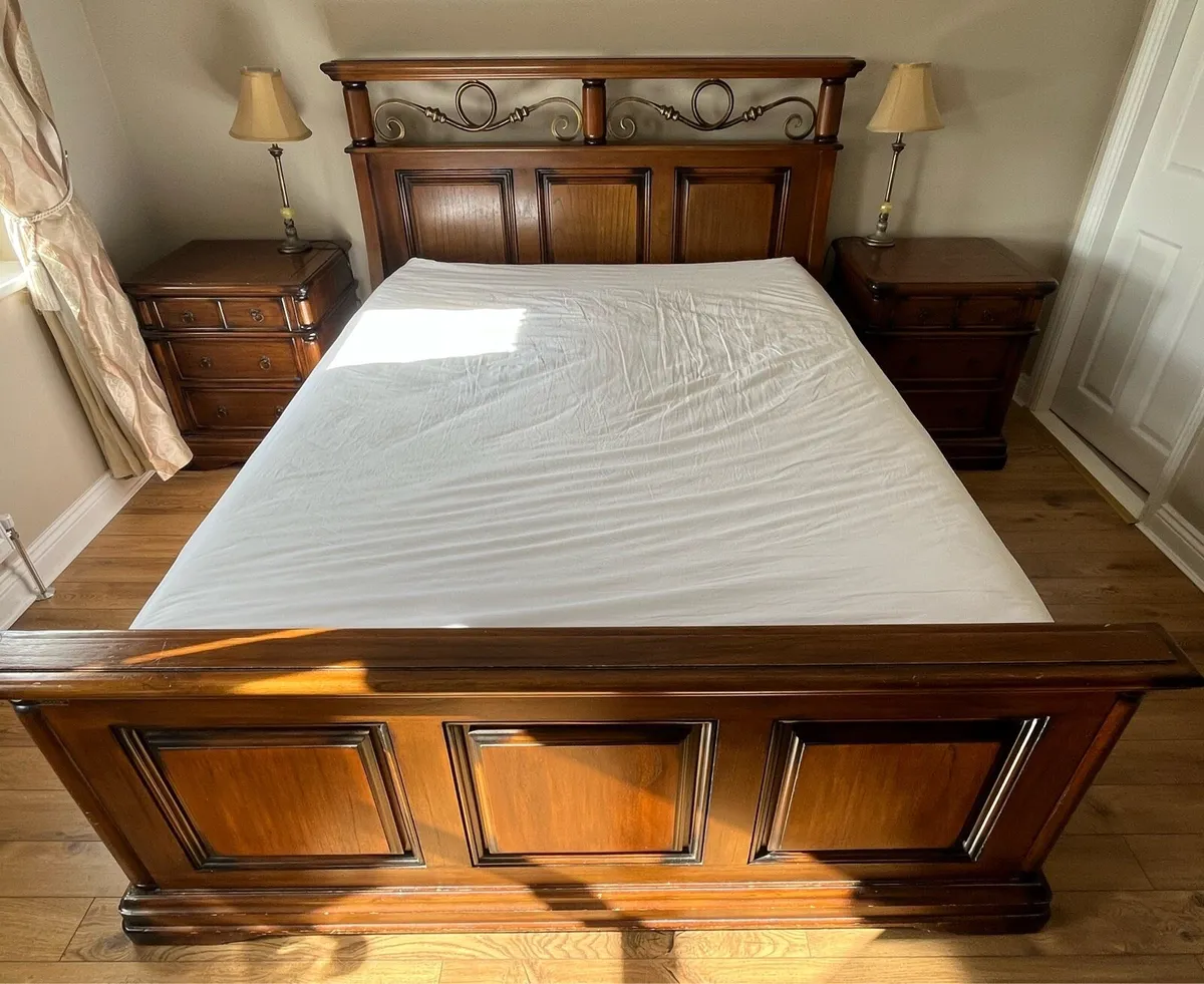 Dark Oak King Size Bed - Image 1