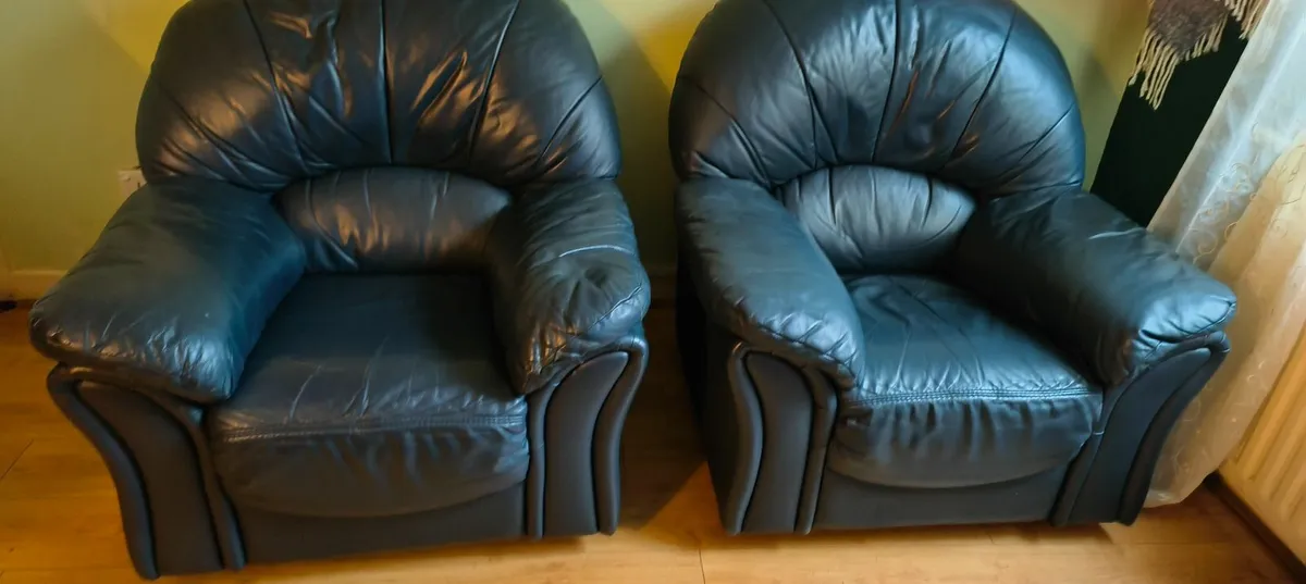 Sofa and Two Armchairs - Image 4