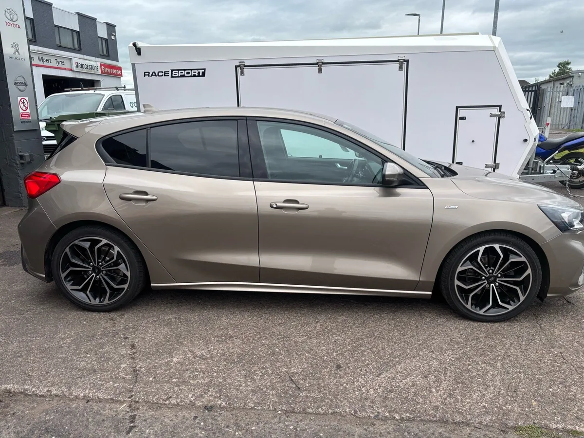 Ford focus - Image 2