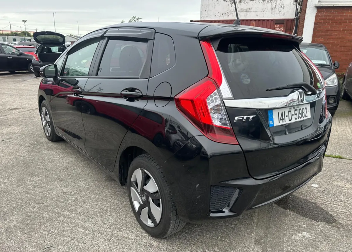 2014 Honda Fit 1.5 Hybrid Auto / New Nct/ Warranty - Image 4