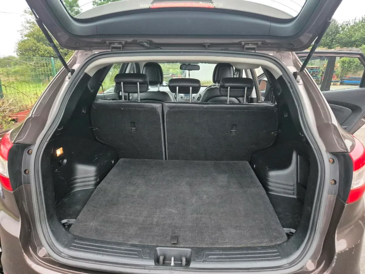 Car - Image 2