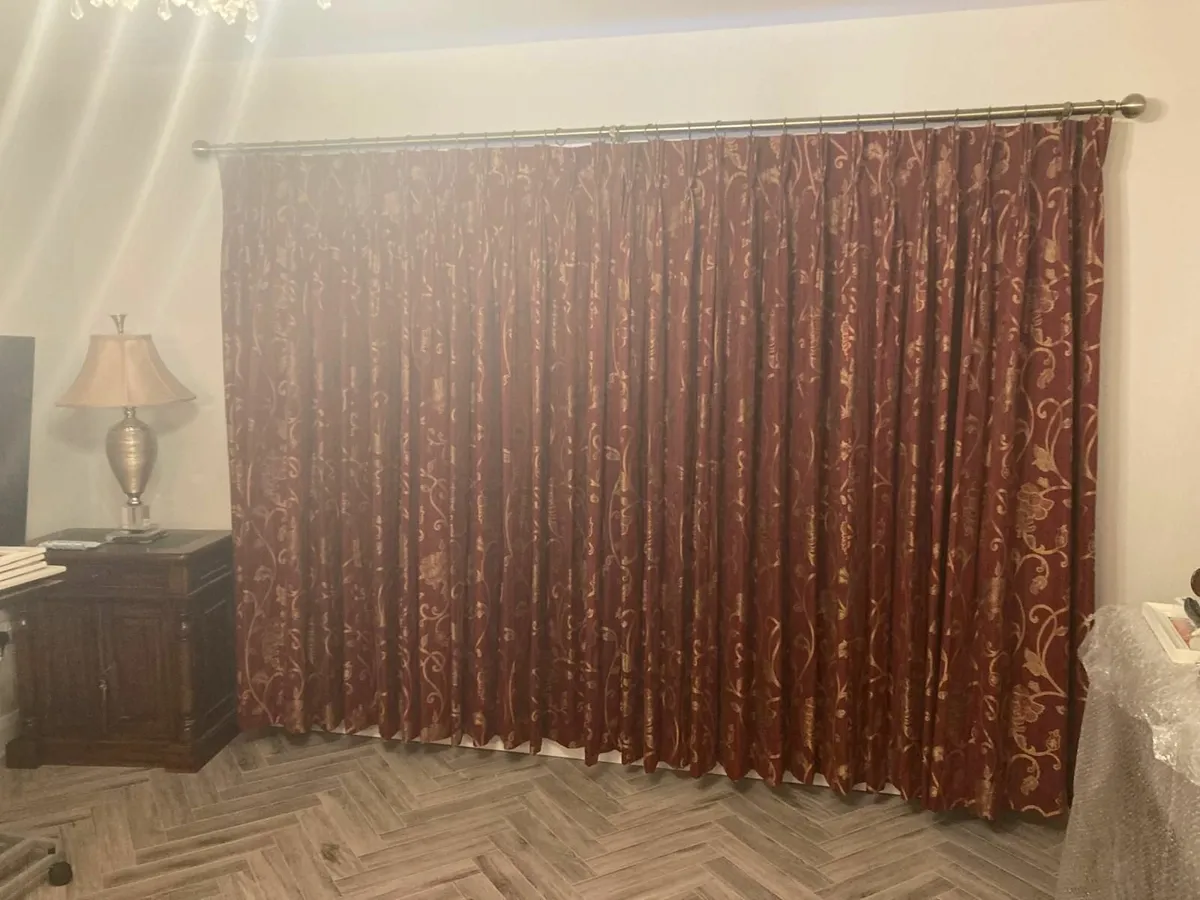 Curtains - Image 2