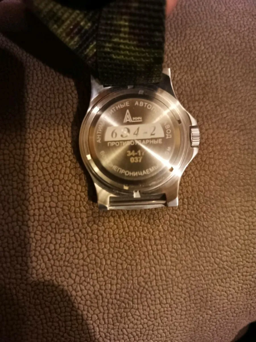 Vostok 6E4-2: Russian military mechanical watch - Image 3