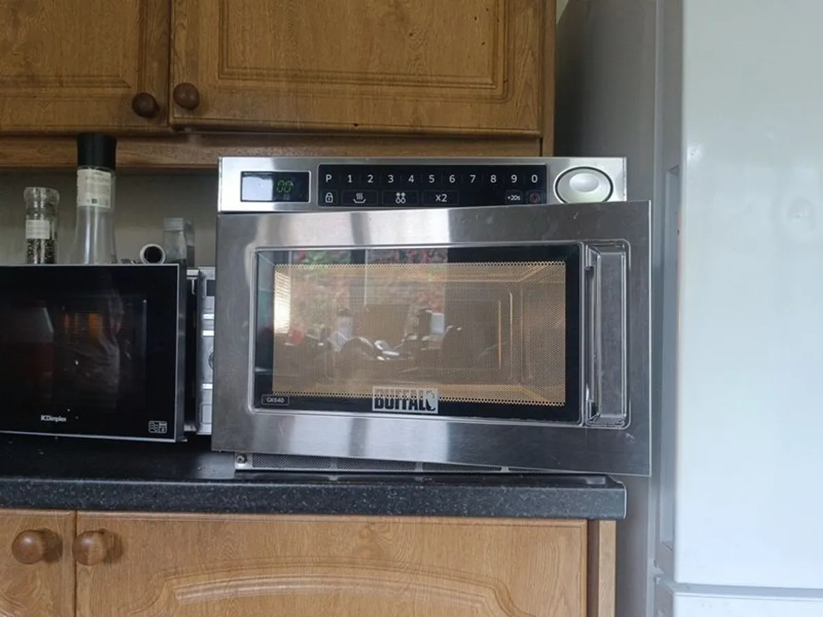 Commercial Samsung Buffalo 1850W Microwave - Image 1