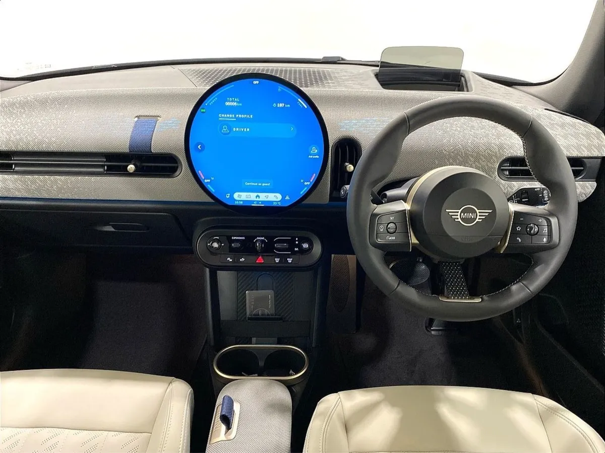 MINI HATCH Cooper C 3 Door - Image 4
