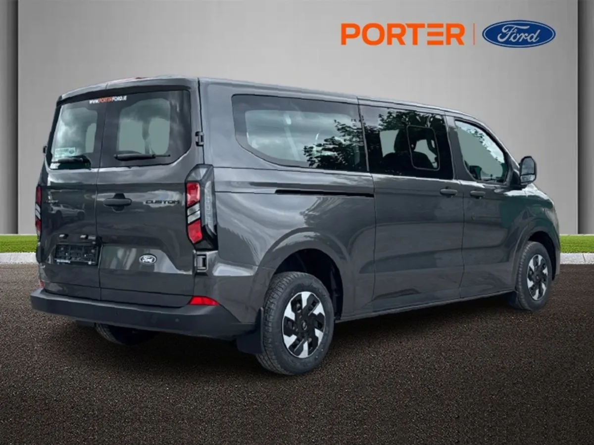 Ford Transit Custom Kombi  9 Seats phev trend - Image 3