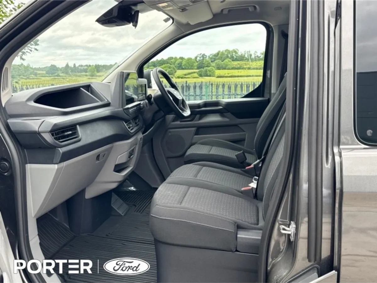 Ford Transit Custom Kombi  9 Seats phev trend - Image 4