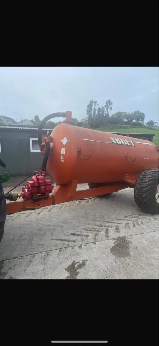 Slurry tanker - Image 1