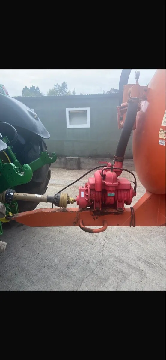 Slurry tanker - Image 3