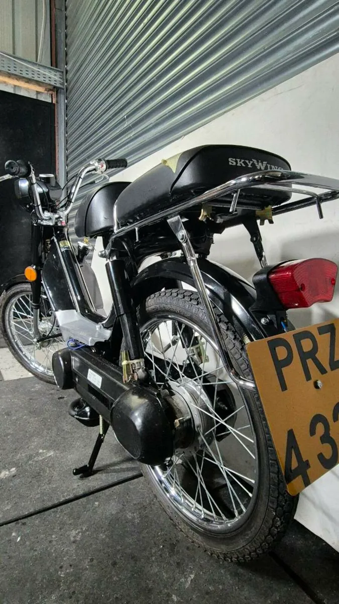 RARE SKYWING 49CC MOPEDS NEXT TO NEW CONDITION - Image 3