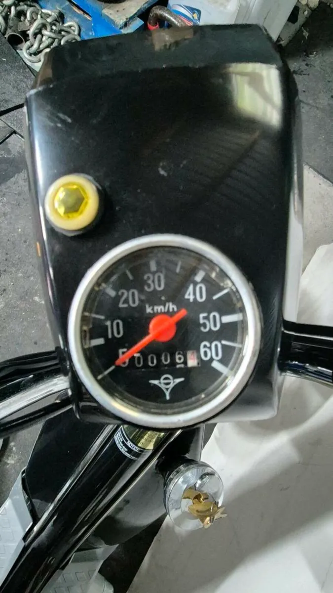 RARE SKYWING 49CC MOPEDS NEXT TO NEW CONDITION - Image 4