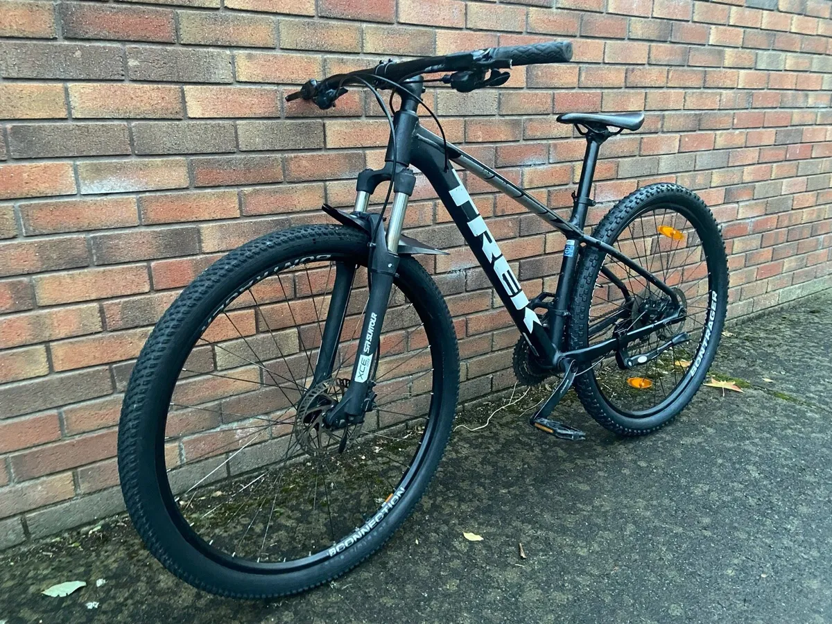 29 Inch Trek Marlin 5 mountain bike - Image 1