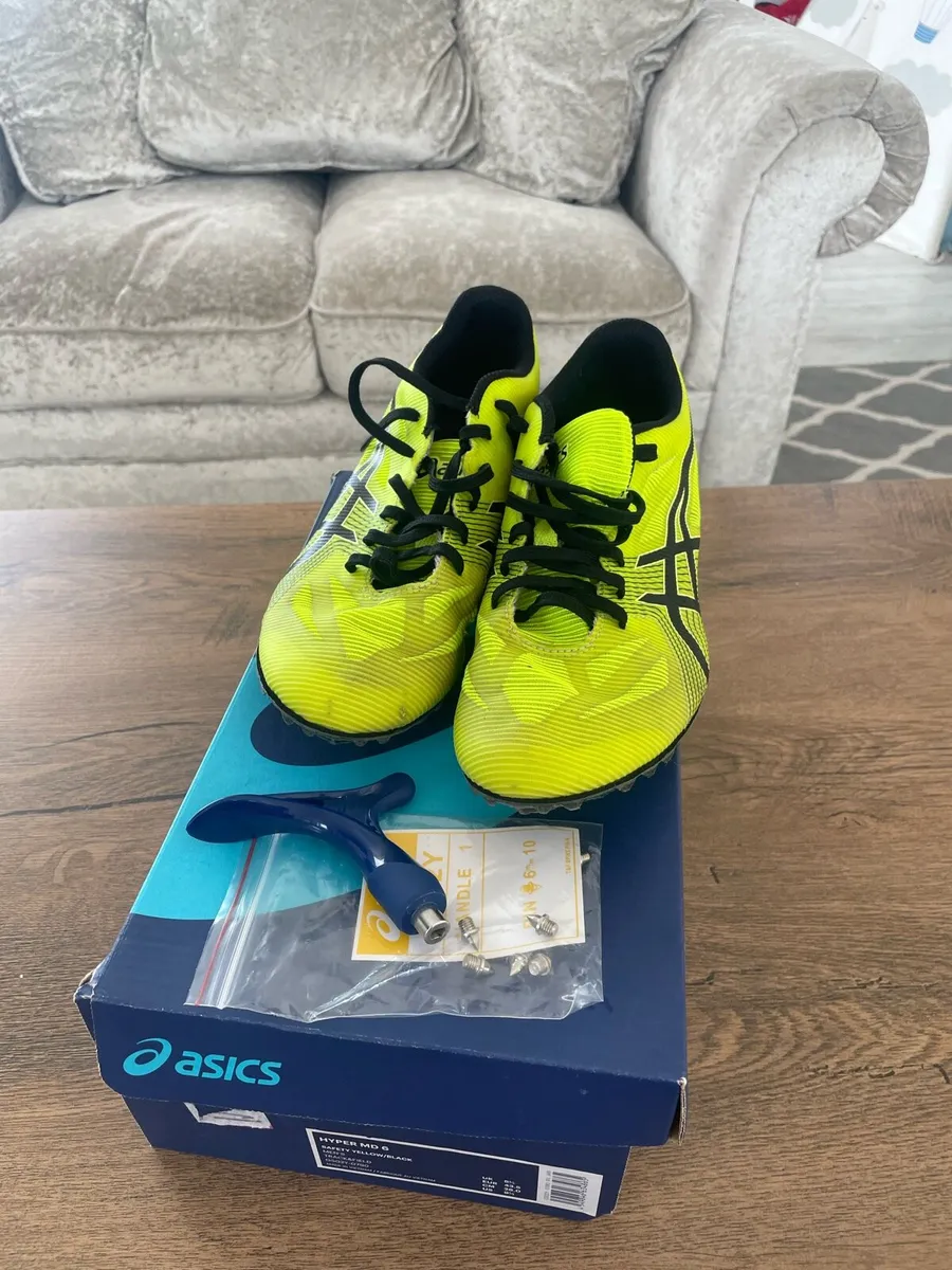 asics running spikes - Image 1