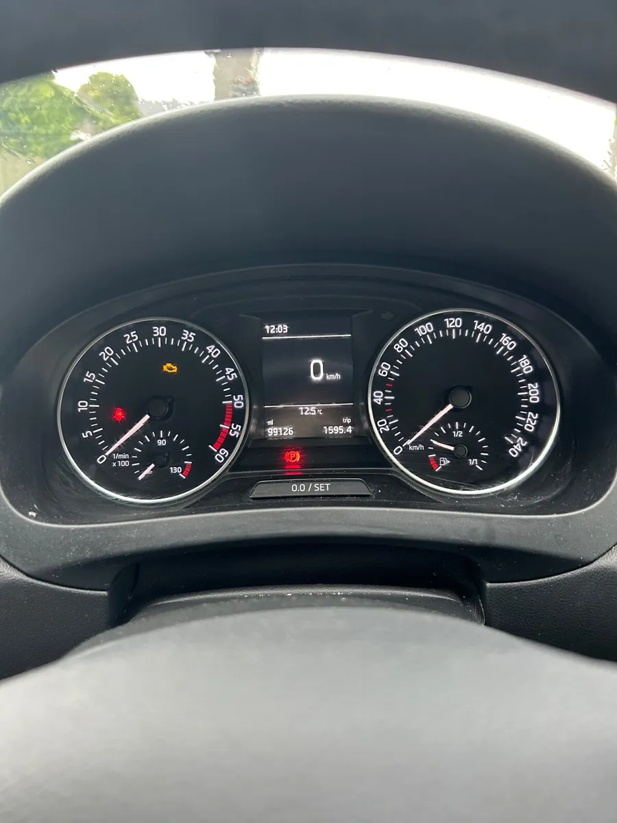 Skoda Rapid 2016 - Image 4