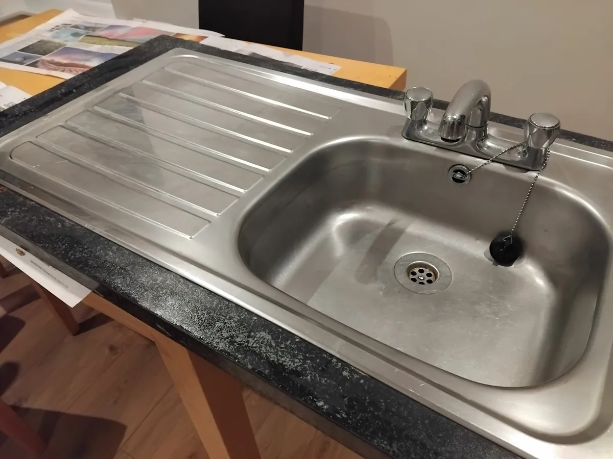Kitchen sink - Image 1