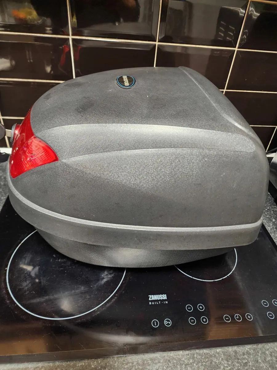 Top box small - Image 1