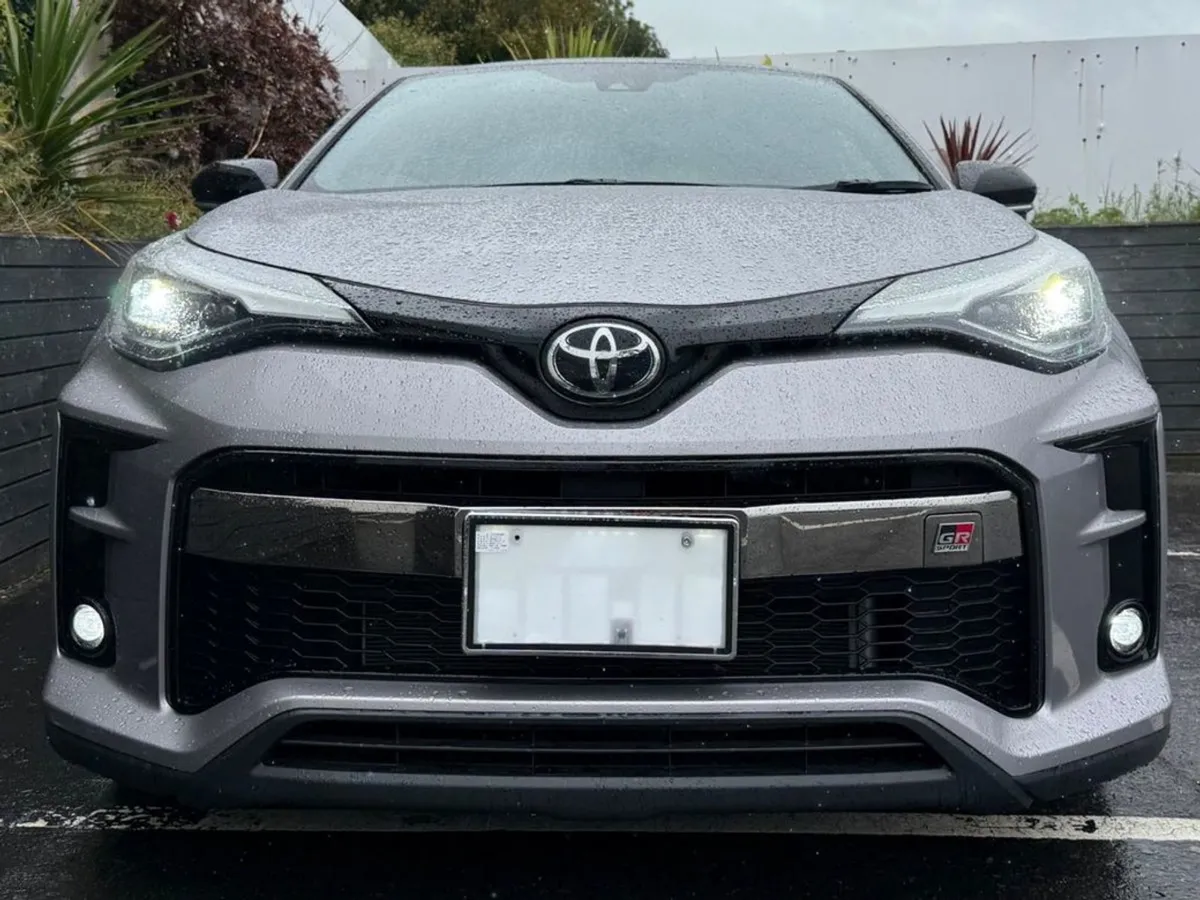 Toyota C-HR 1.8 Hybrid / GR Sport Spec / TOP Spec - Image 2