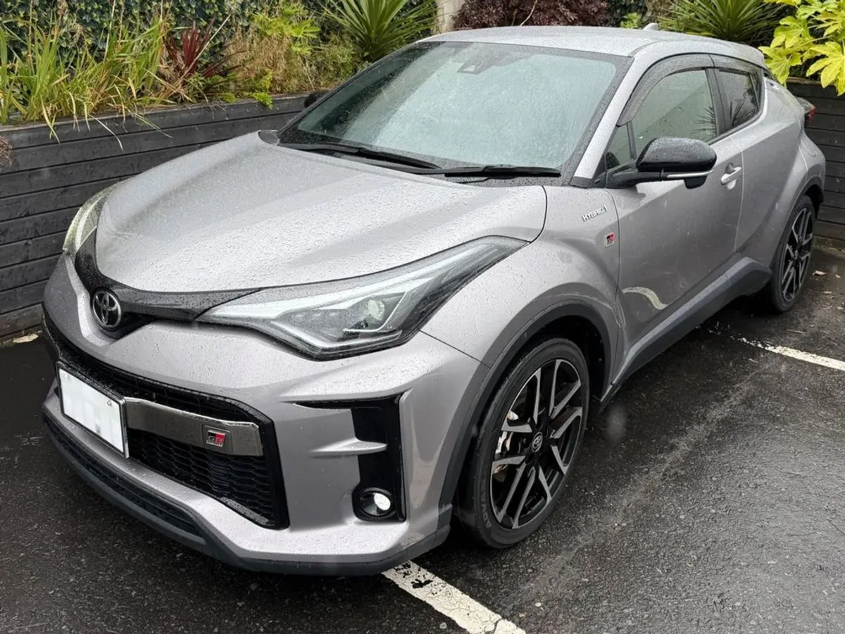 Toyota C-HR 1.8 Hybrid / GR Sport Spec / TOP Spec - Image 3