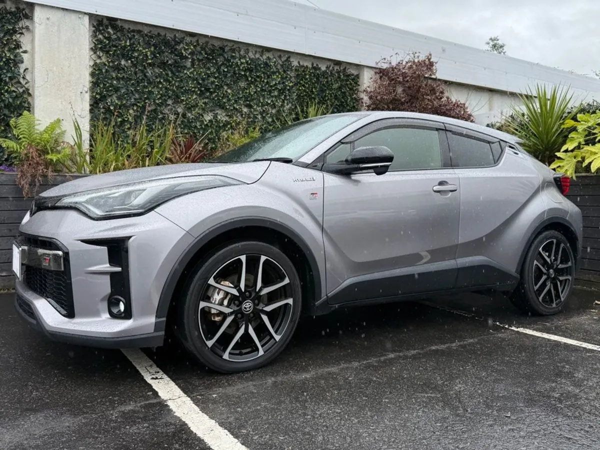 Toyota C-HR 1.8 Hybrid / GR Sport Spec / TOP Spec - Image 4