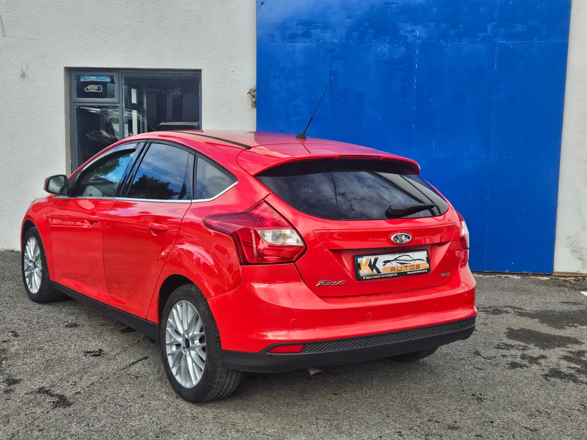 Ford Focus 2014 - Image 2