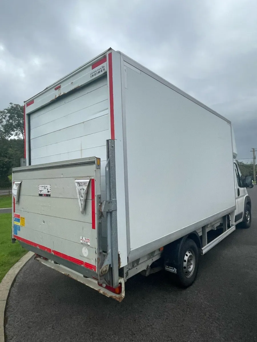 Peugeot Boxer 2017 Luton Diesel van with Taillift - Image 3