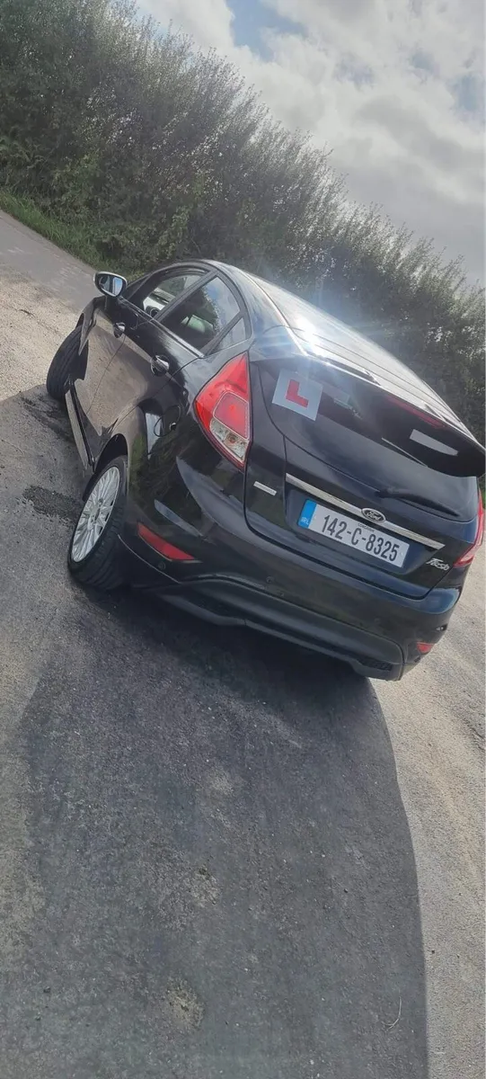 Ford Fiesta Automatic 2014 - Image 2