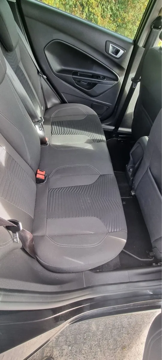 Ford Fiesta Automatic 2014 - Image 4