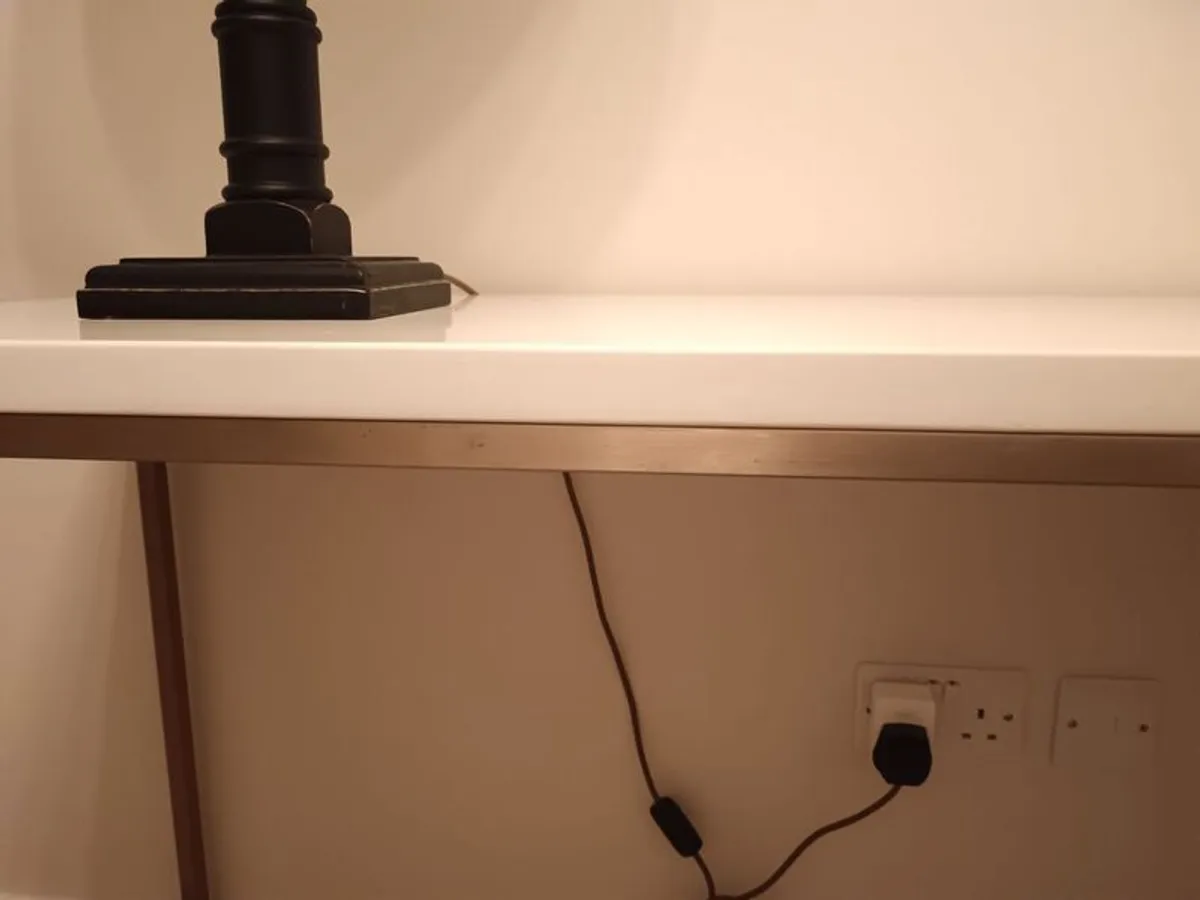 Console Table - Image 2