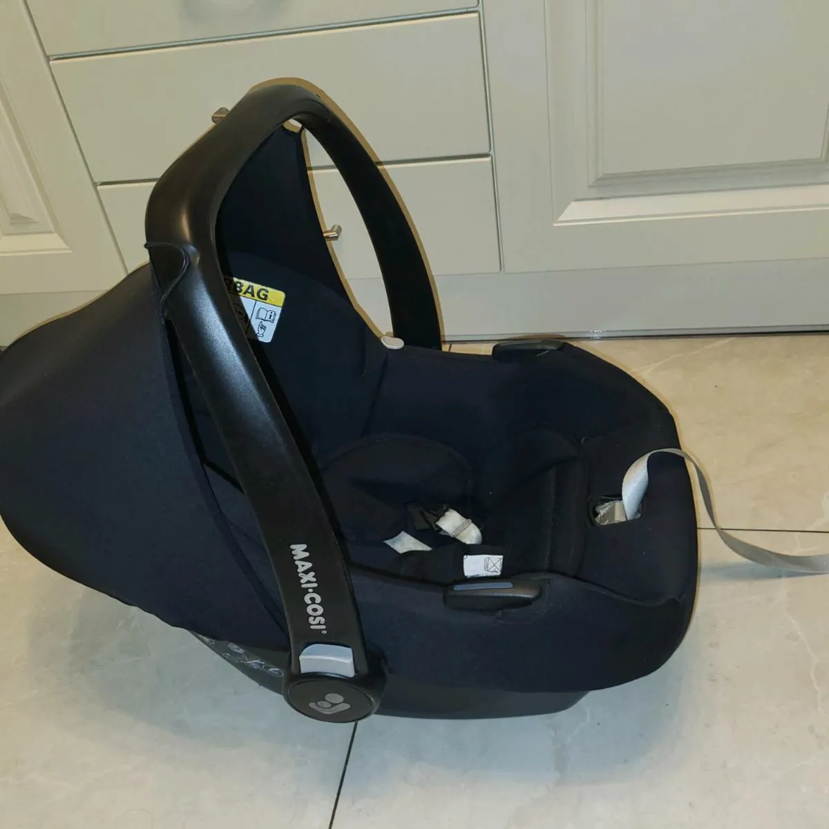 Maxi cosi car seat - Image 1