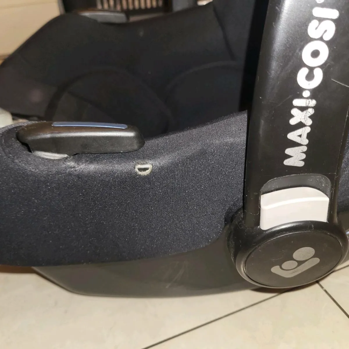 Maxi cosi car seat - Image 3