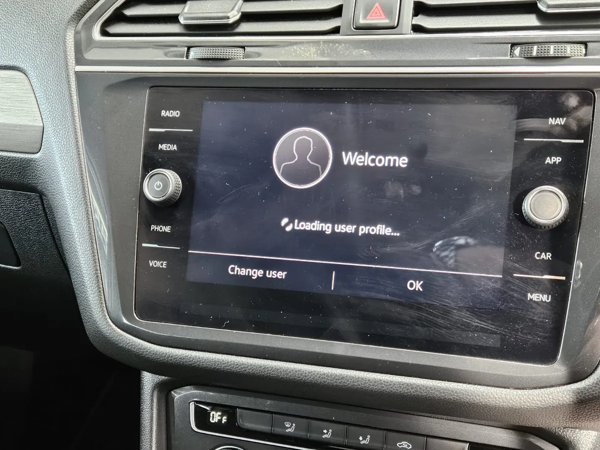 211 VOLKSWAGEN TIGUAN ALLSPACE - Image 3