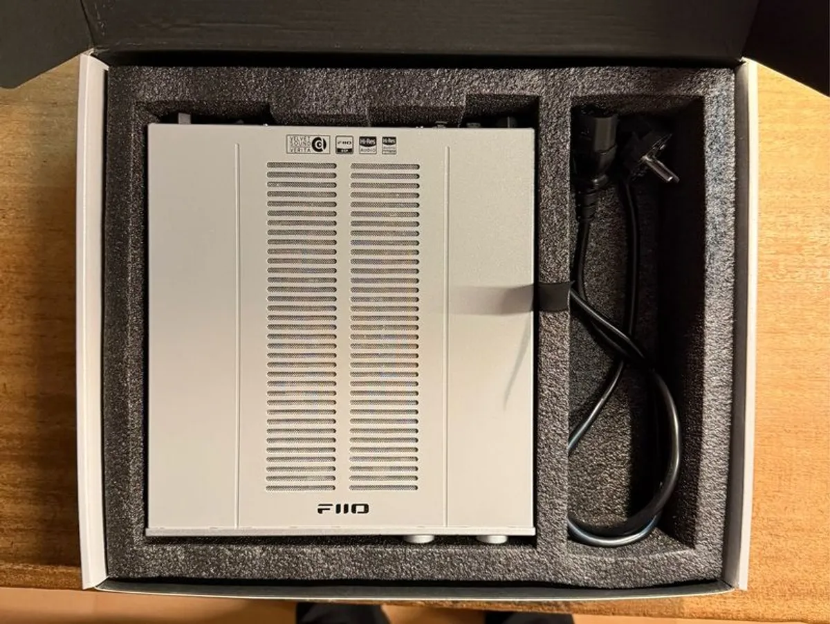 Fiio K17 Desktop DAC and Headphone Amplifier - Image 2