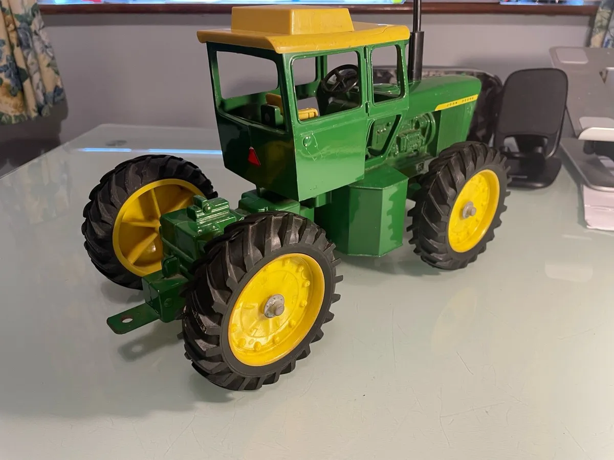 Vintage ERTL John Deere 7520 - Image 3