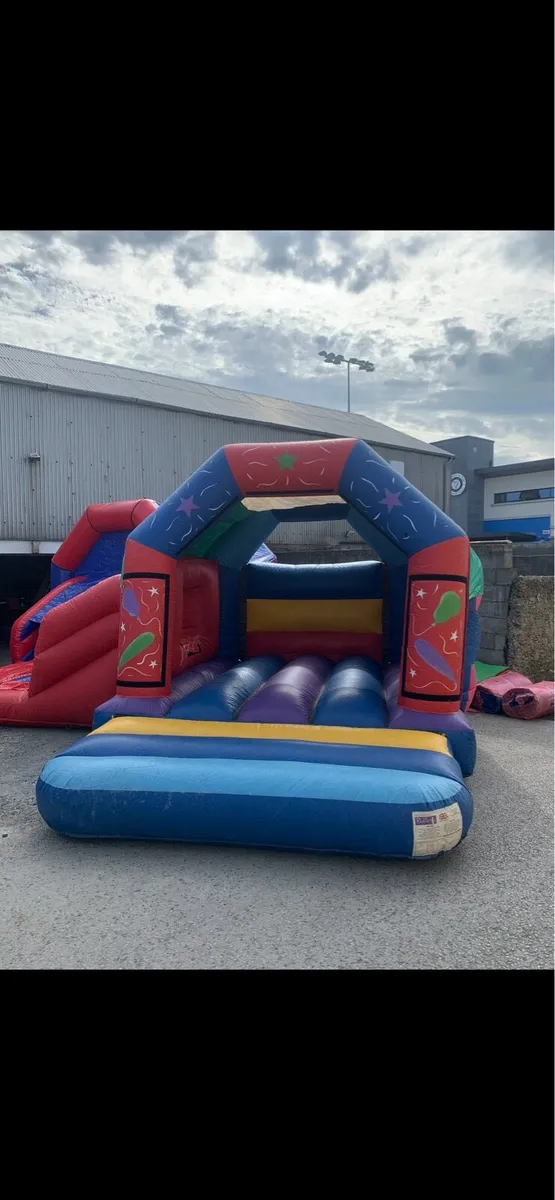 Bouncy castle - Image 3