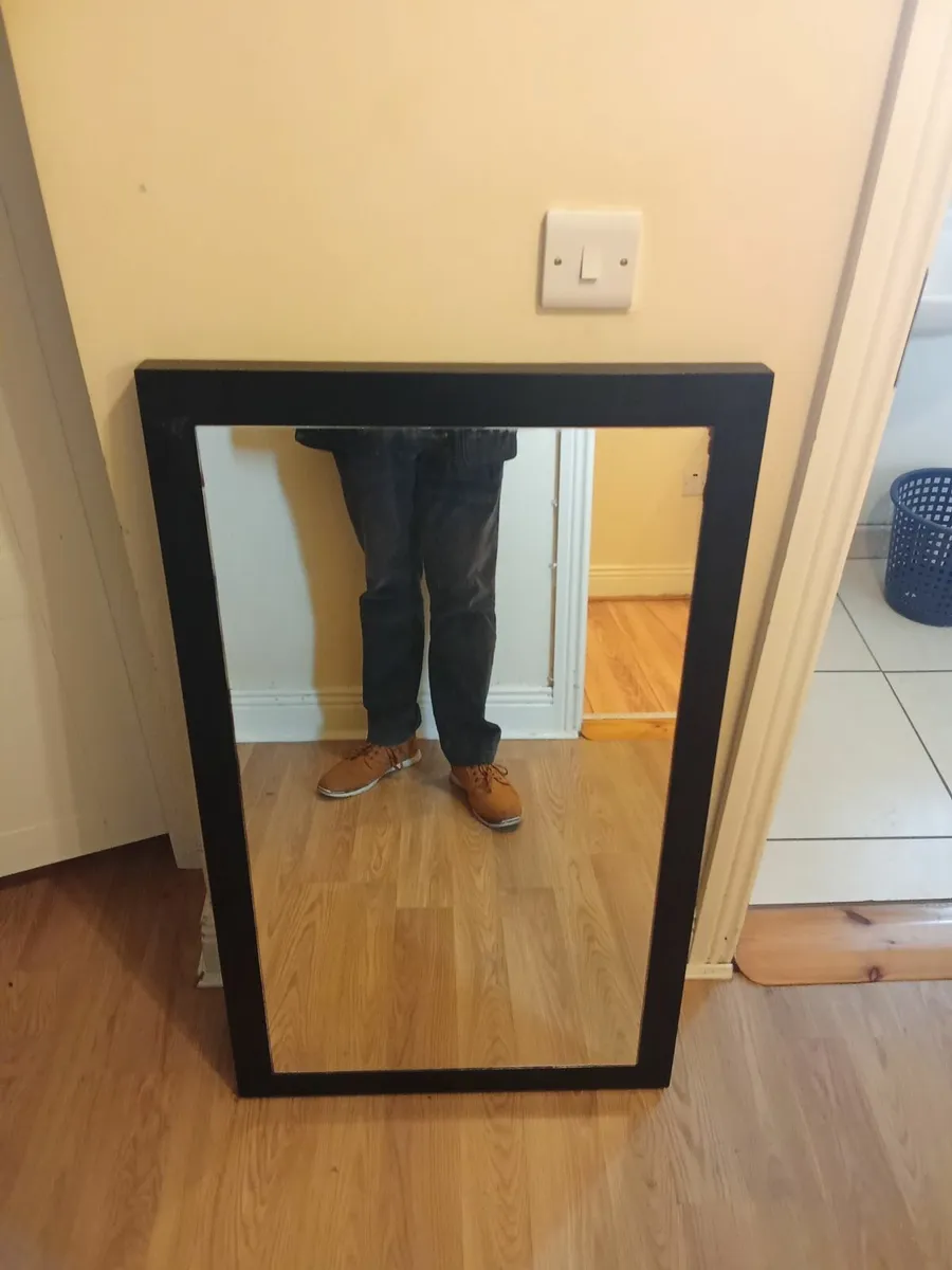 New condition mirror for a hall or sitting room