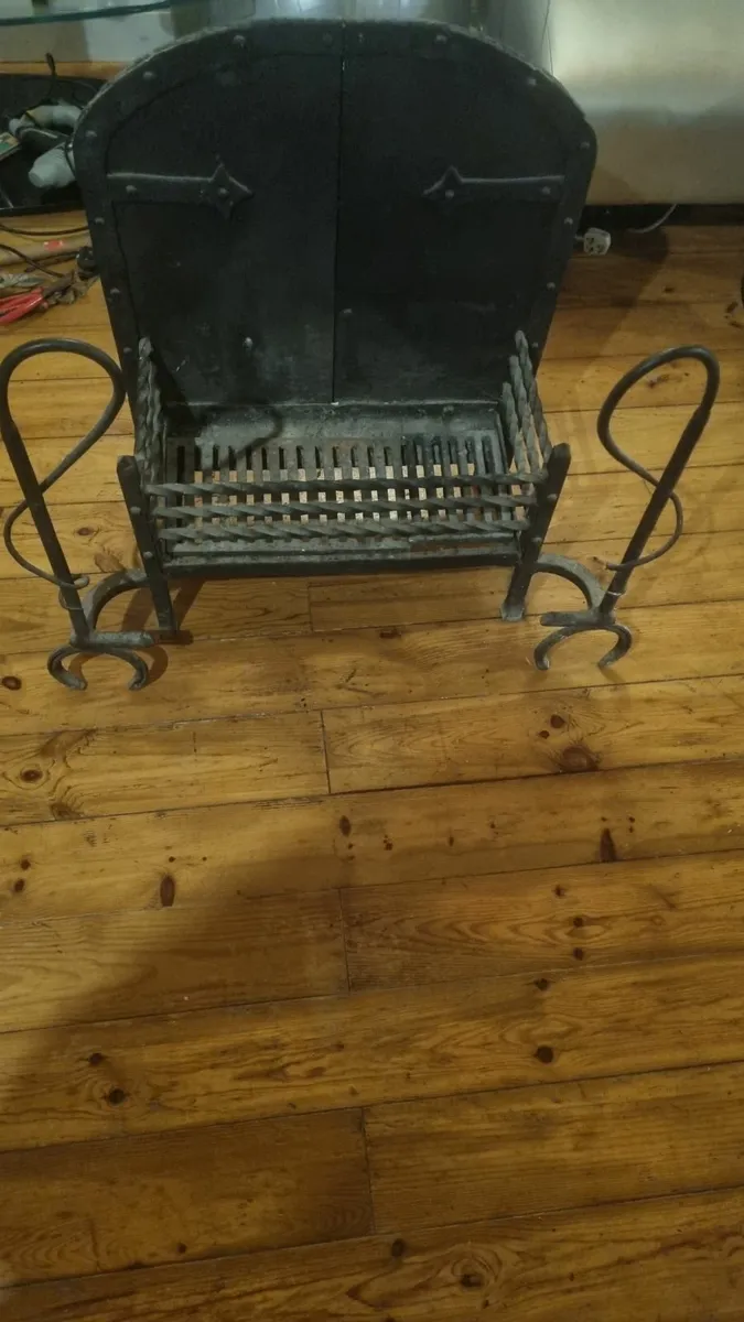 An Early 20th Century Iron  Fire Grate - Image 4