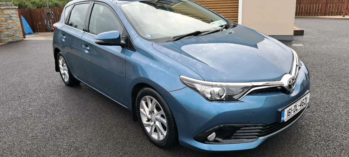 2016 Toyota Auris - Image 2