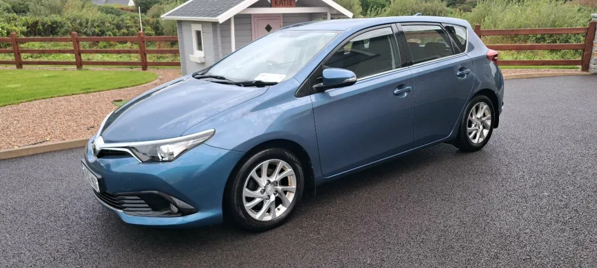 2016 Toyota Auris - Image 3
