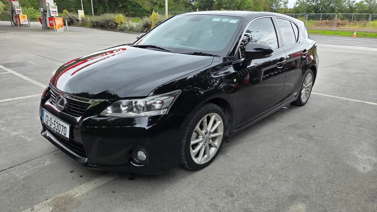 Lexus CT 2012 - Image 1