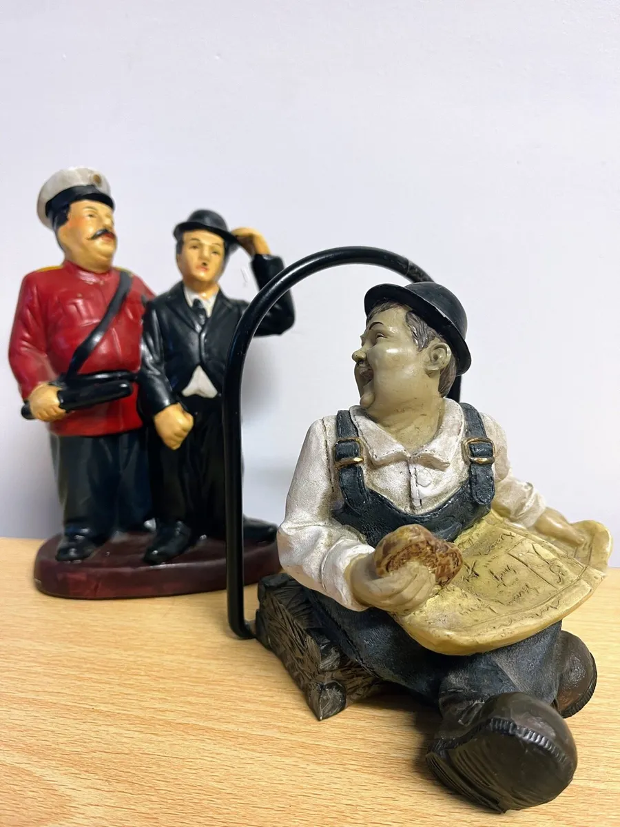 Vintage Laurel and Hardy figurines - Image 1
