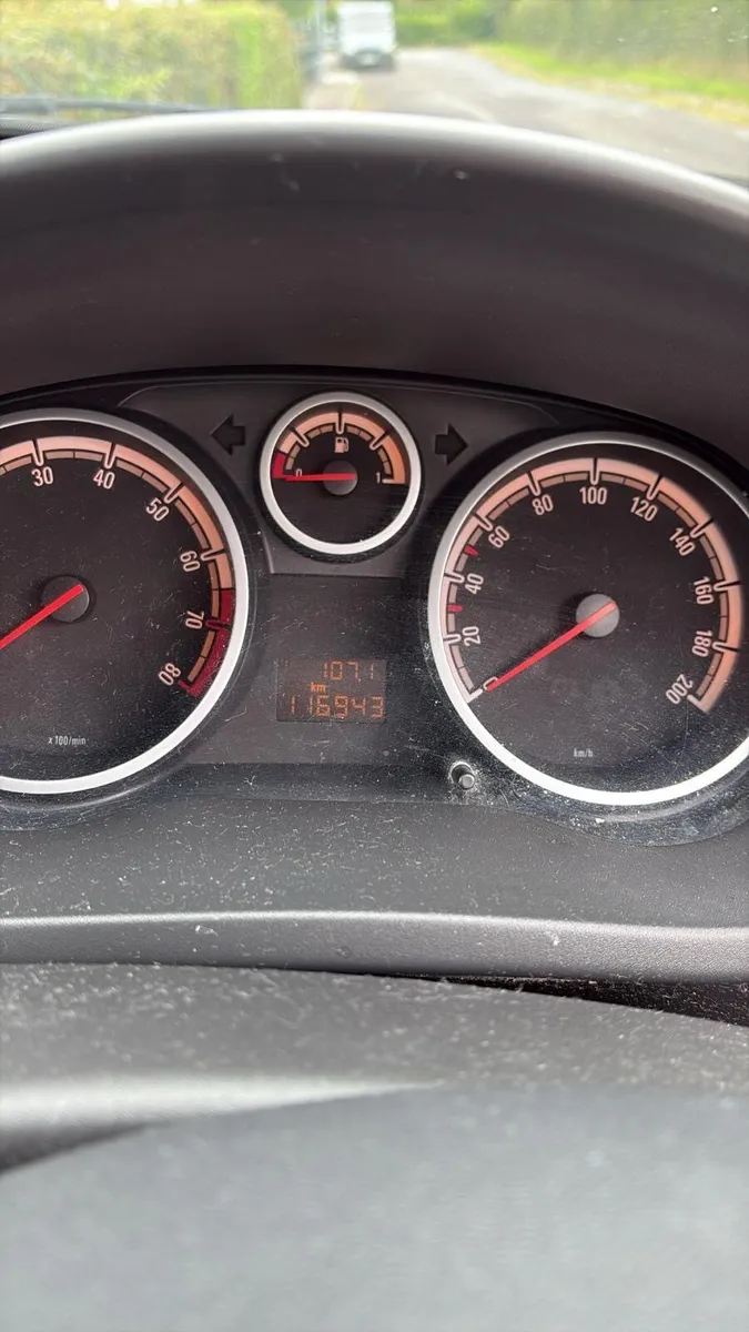 Opel Corsa 2012 - Image 1
