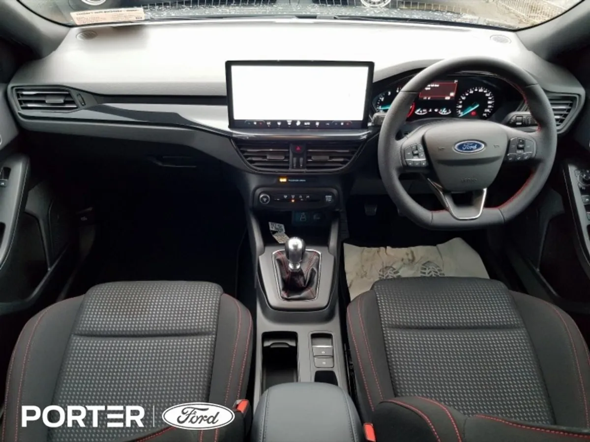 Ford Focus ST Line 1.0 Ecoboost 125PS - Image 2