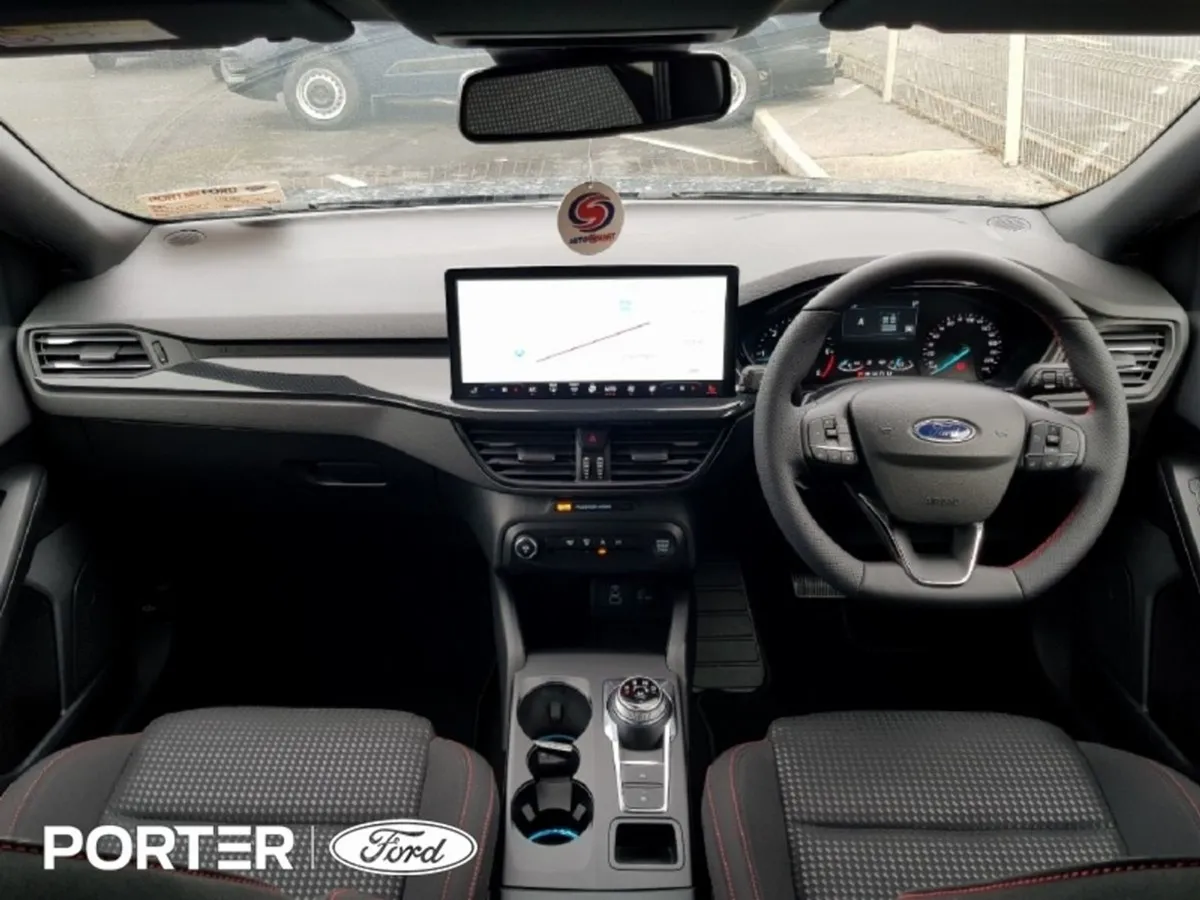 Ford Focus Auto Diesel 1.5 Tdci 125PS ST Line - Image 3