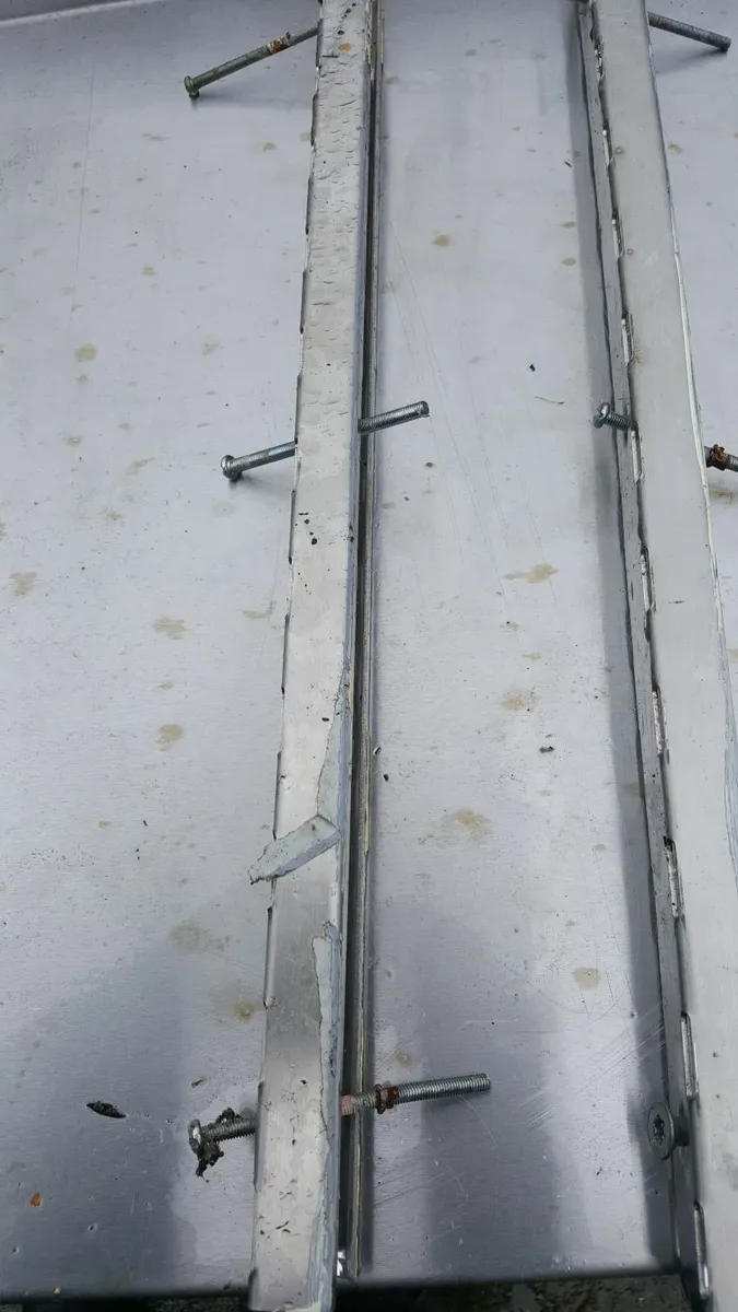 Steel brackets - Image 2