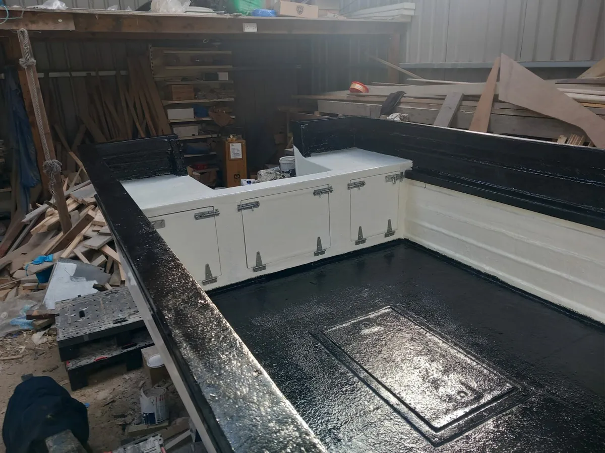 Fibreglass boat 22ft - Image 4
