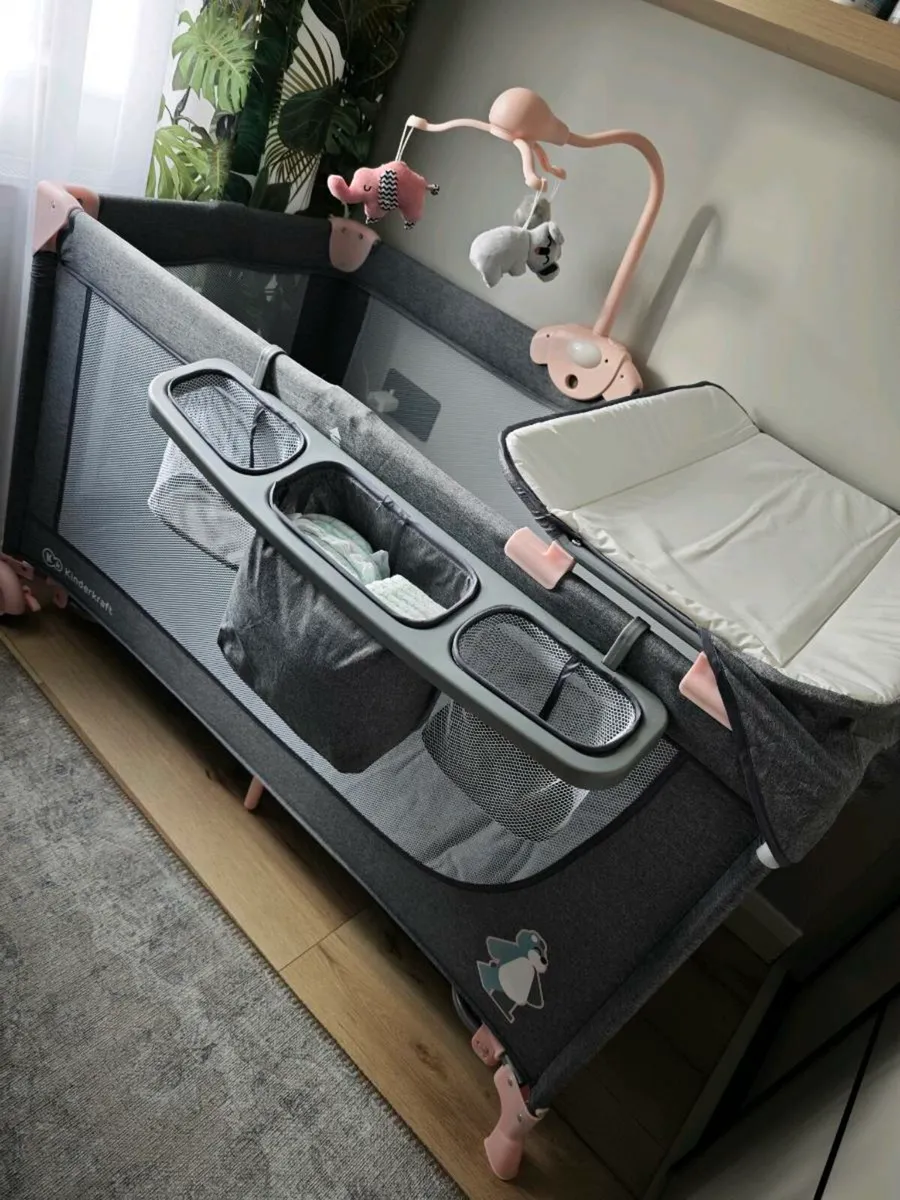 Travel cot with + mattress+ fitted sheets - Image 1
