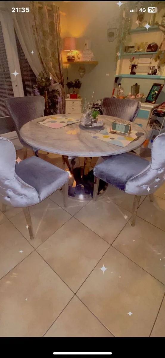 Marble table and 4 chairs - Image 1