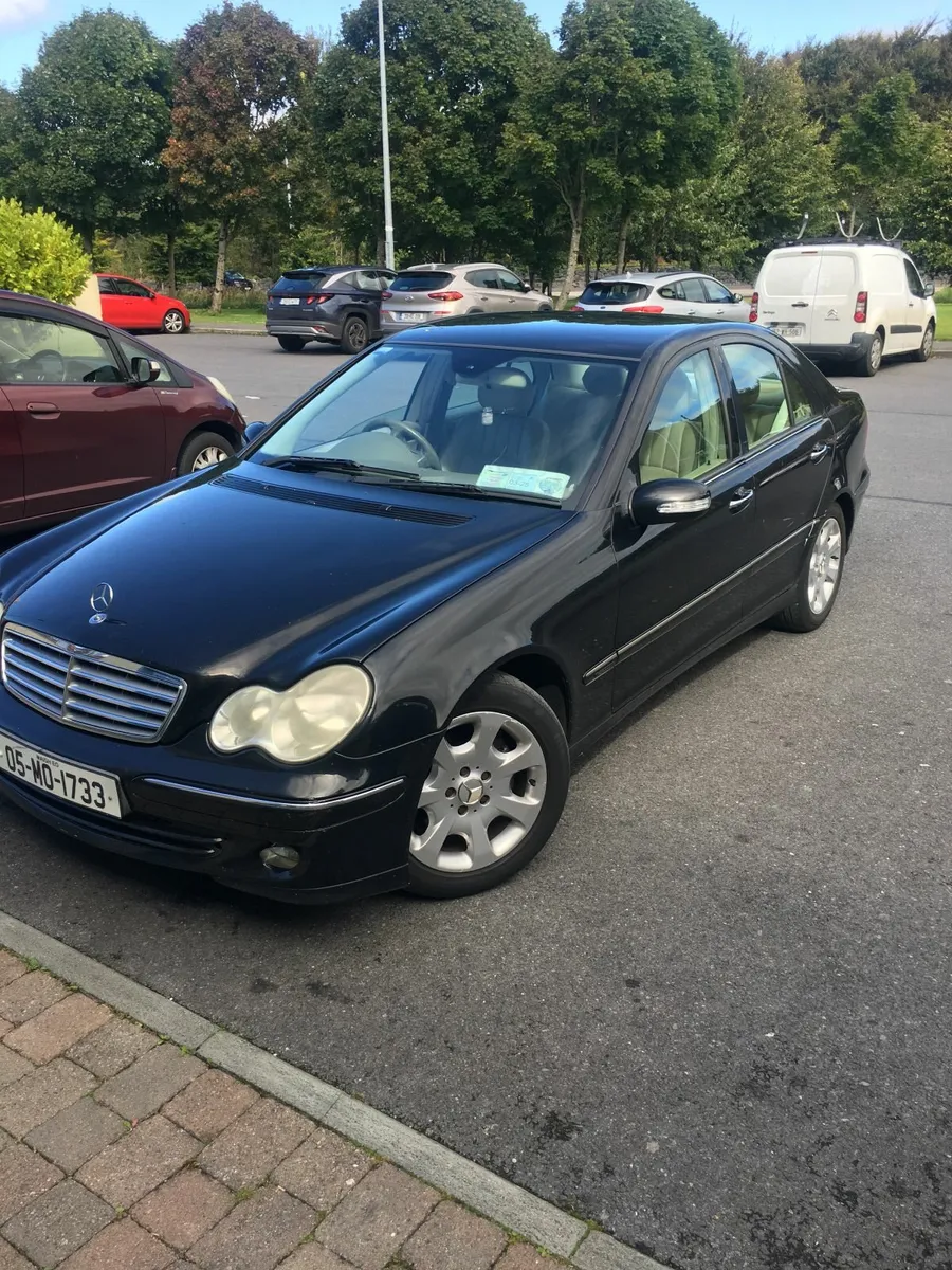 Mercedes-Benz C-Class 2005 - Image 1